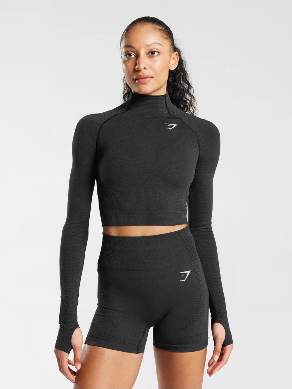 Gymshark Black Seamless Long Sleeve Crop Top with Thumbholes
